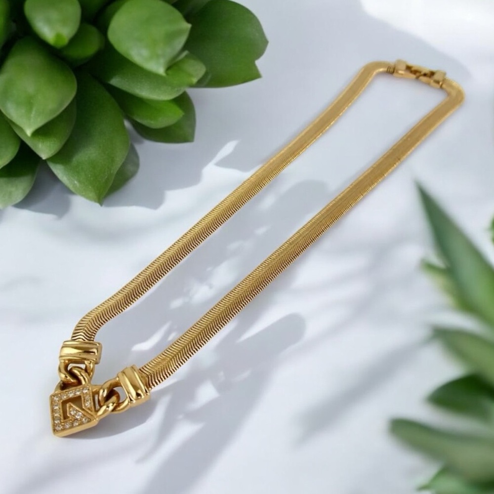 GIVENCHY Signature Necklace ๐๐ฅ - Picture 3 of 10
